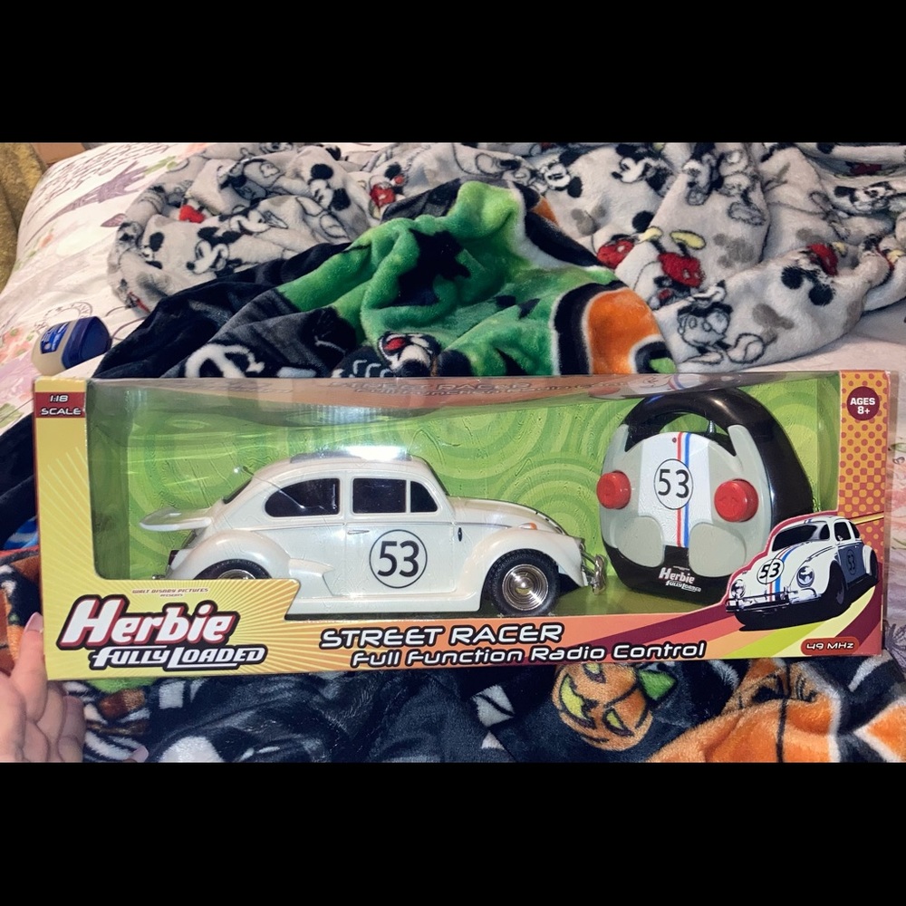 HERBIE FULLY LOADED 1:18 Volkswagen Full Function Radio Control NEW